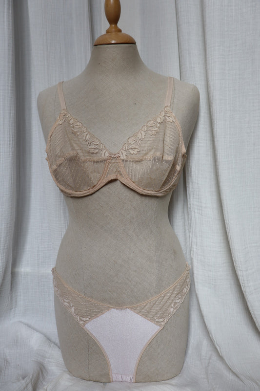 Christian Dior soft pink lace lingerie set size EU80B / Large