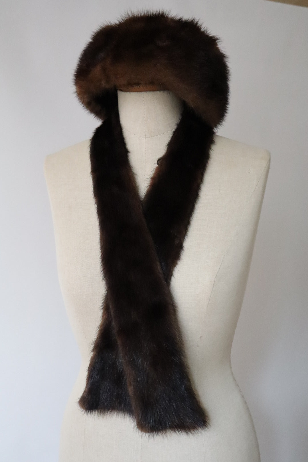 Brown mink fur shawl (without hat)