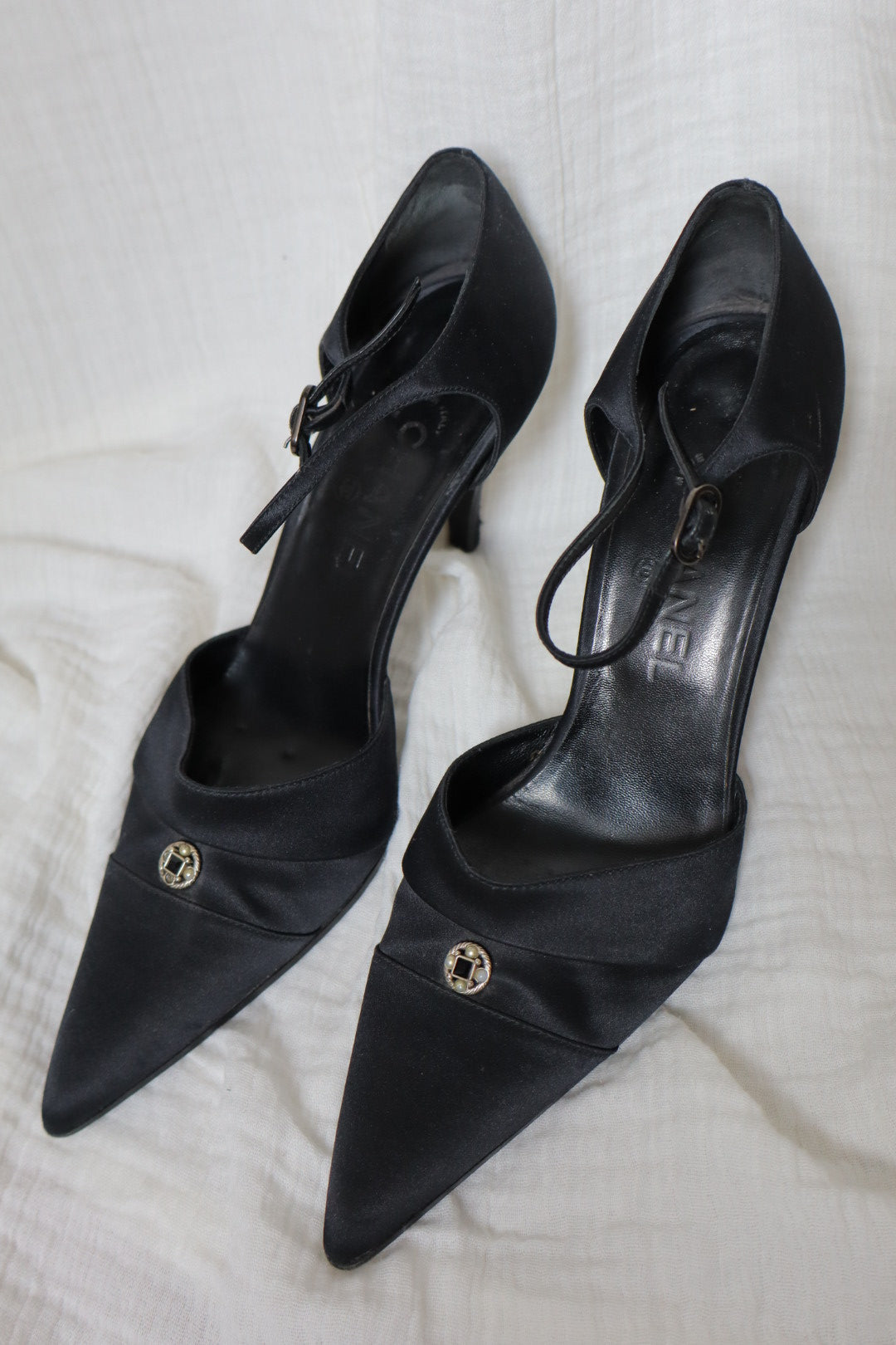 Black Chanel heels with pearl detail size 38.5 (us 8)