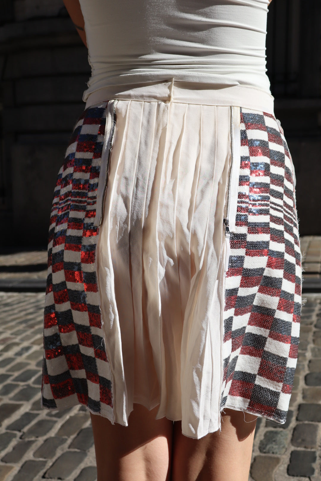 Dolce&Gabbana early 2000s checkered sequin skirt with pleads in the back - size M