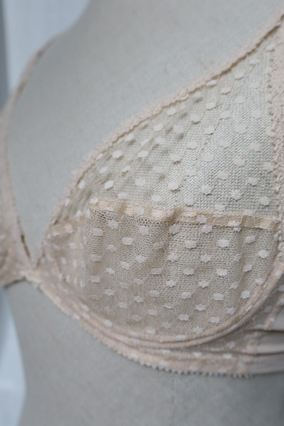 Christian Dior soft pink lace bralette size EU70B/FR85B/US32B