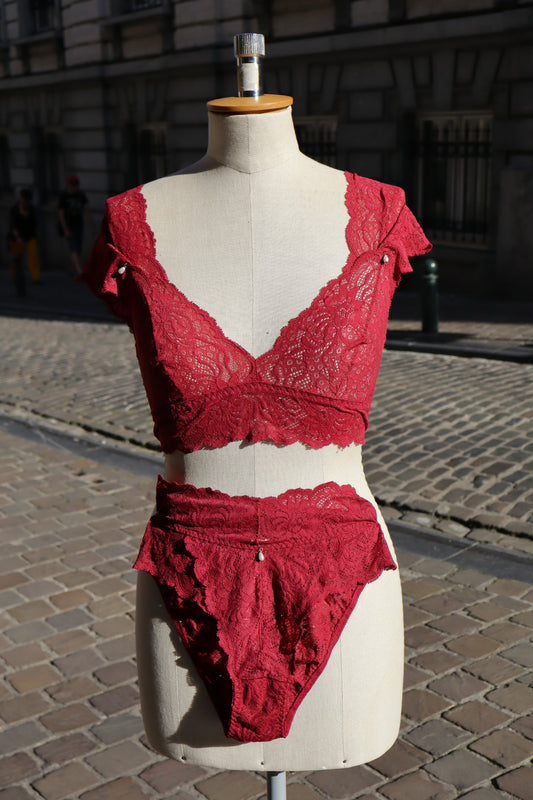 Red lace two piece set, size M