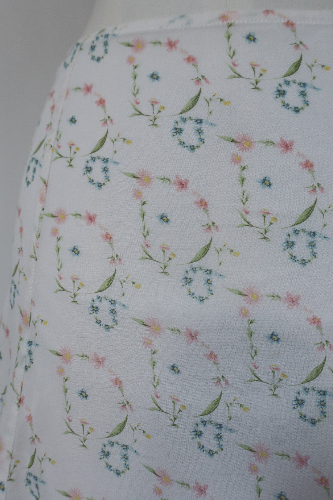 Christian Dior Summer/Spring 2005 floral vine skirt size XS with bow