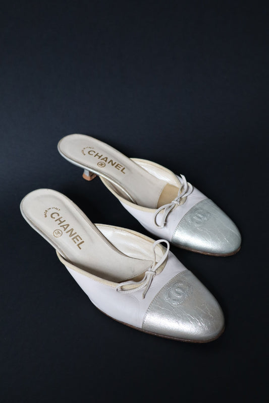 Chanel soft pink/silver CC kitten heel mules size 38.5 (us8)