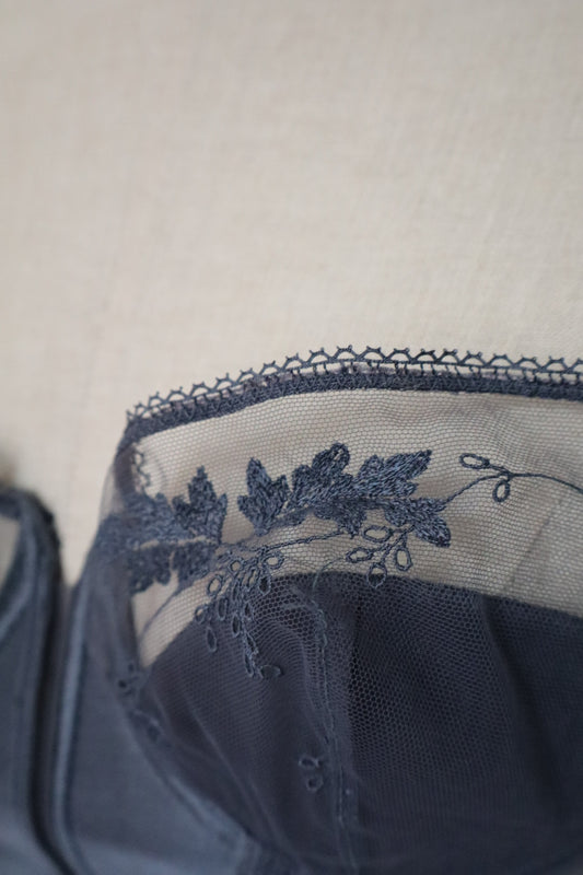 Dark grey bustier with lace size FR90B/ EU75B / US34B