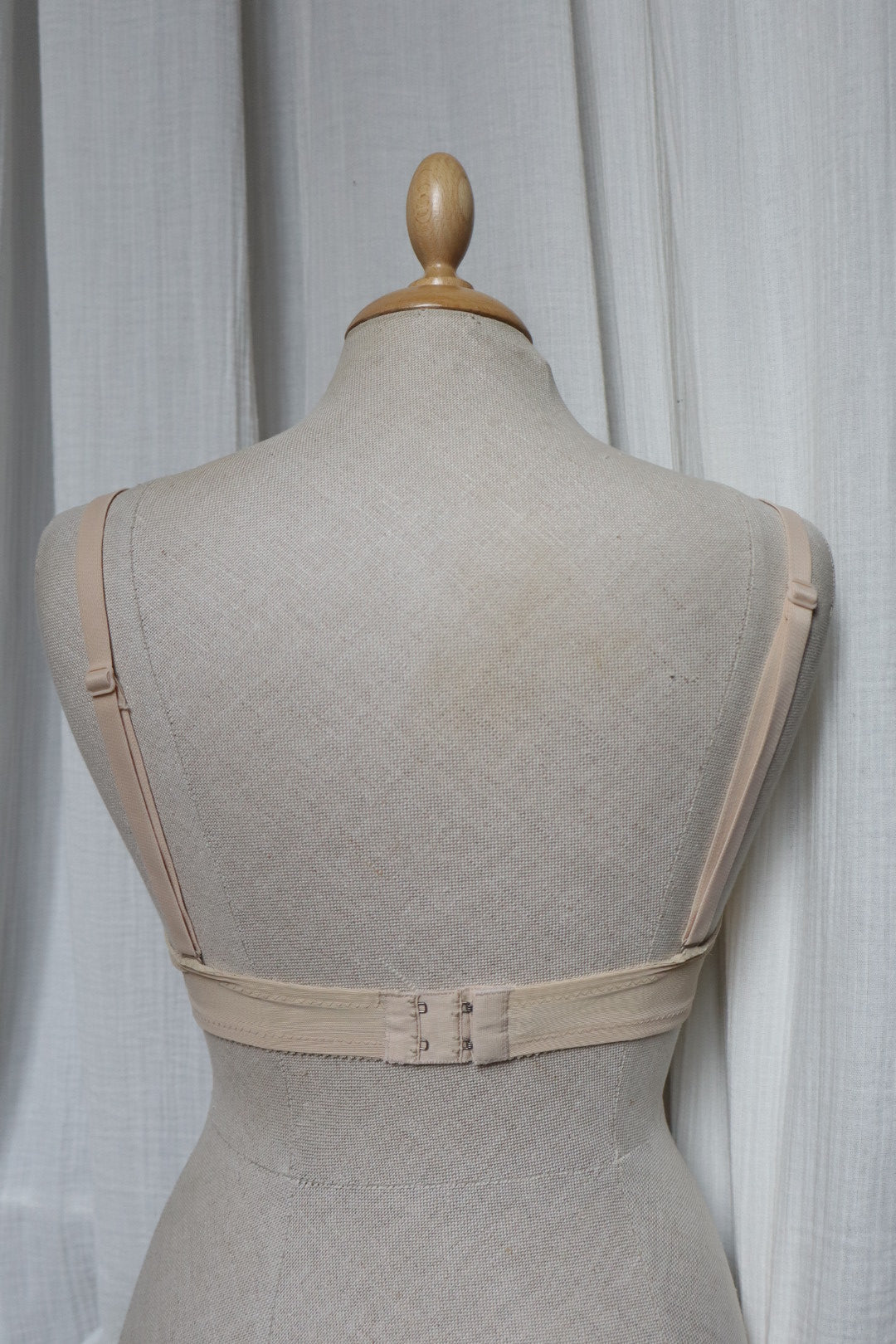 Christian Dior soft pink lace bralette size EU70B/FR85B/US32B