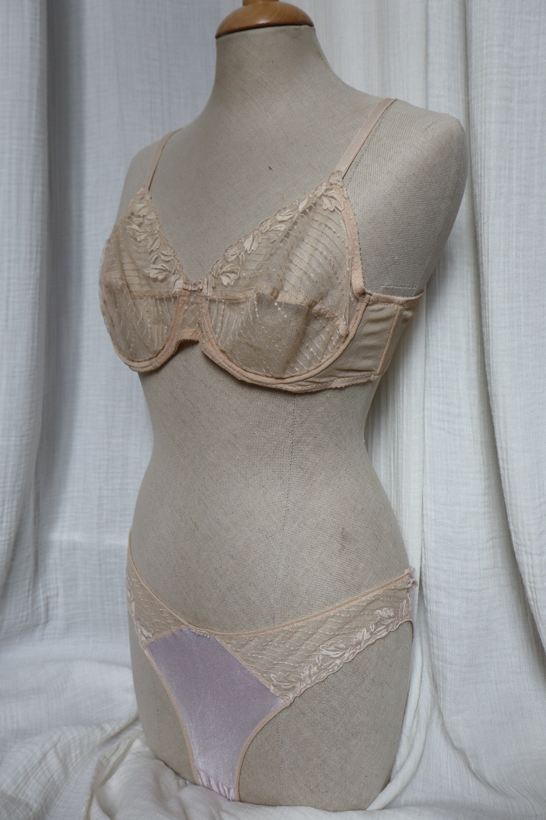 Christian Dior soft pink lace lingerie set size EU80B / Large