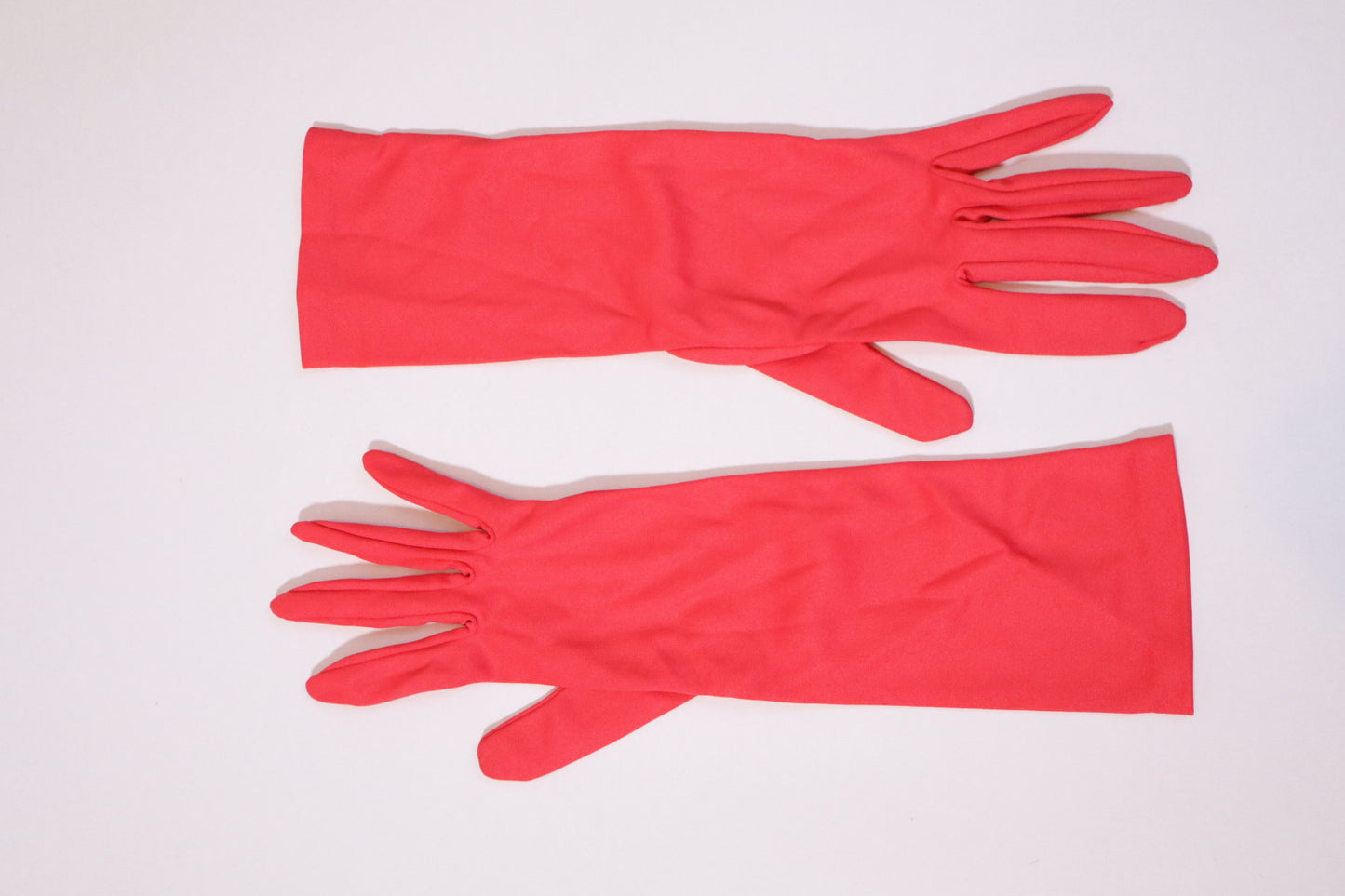 Red deadstock 1960’s gloves, size 7