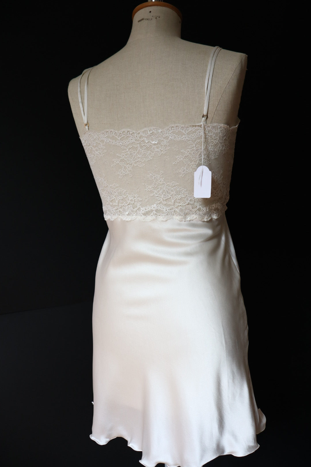 White slipdress with rose detail - size S