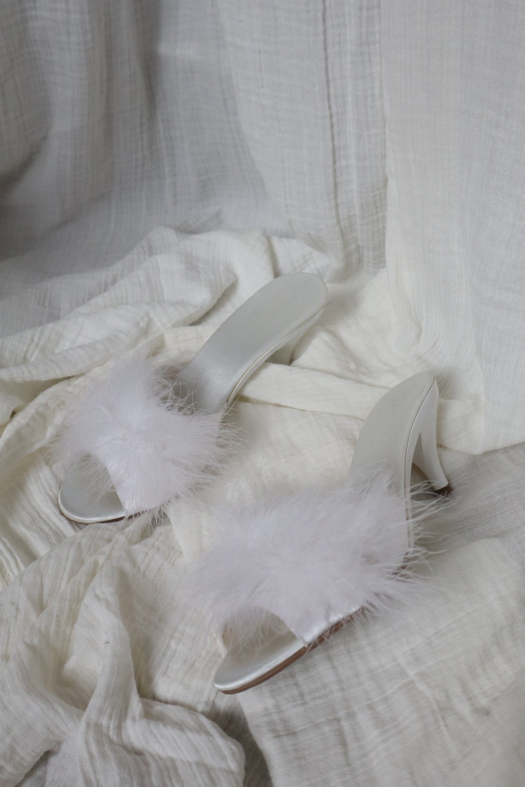 1970’s feather house slippers kitten heels size 39