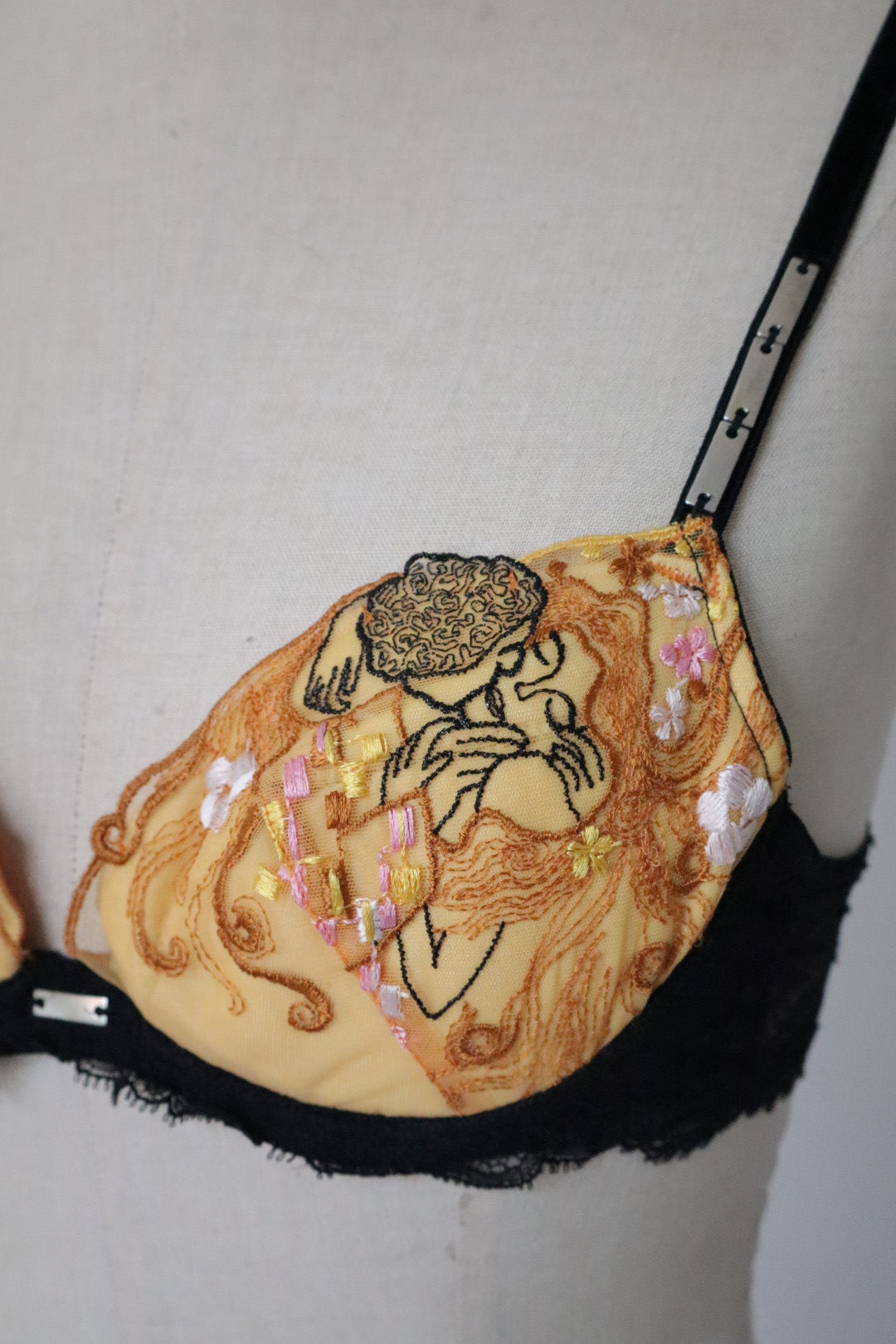 Lingerie set inspired by Gustav Klimt ‘The Kiss’ by French lingerie brand Lise Charmel - size EU70B / FR85B/ US32B