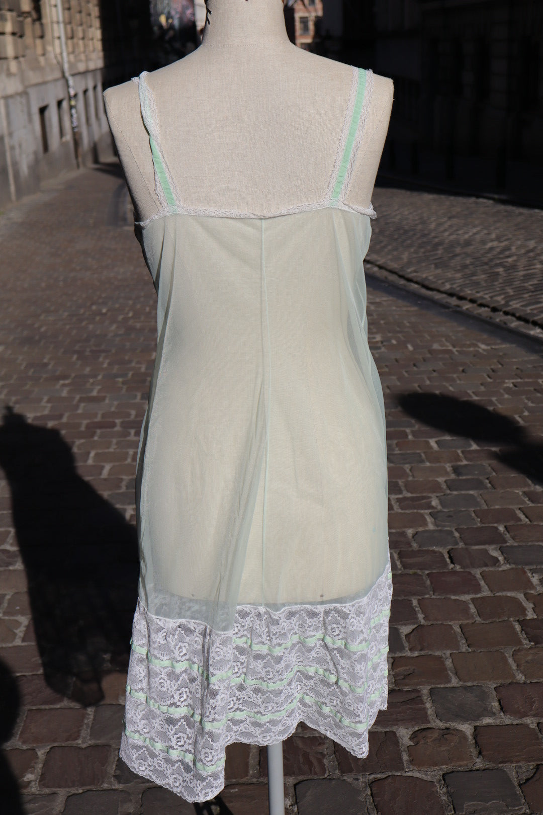 1950’s soft green slipdress with lace size M