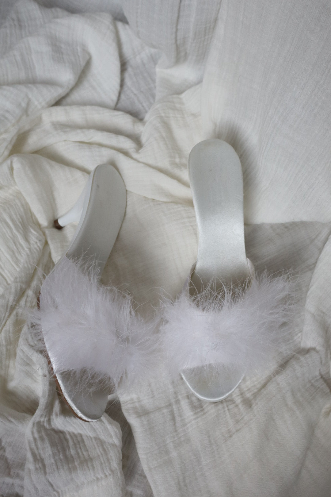 1970’s feather house slippers kitten heels size 39