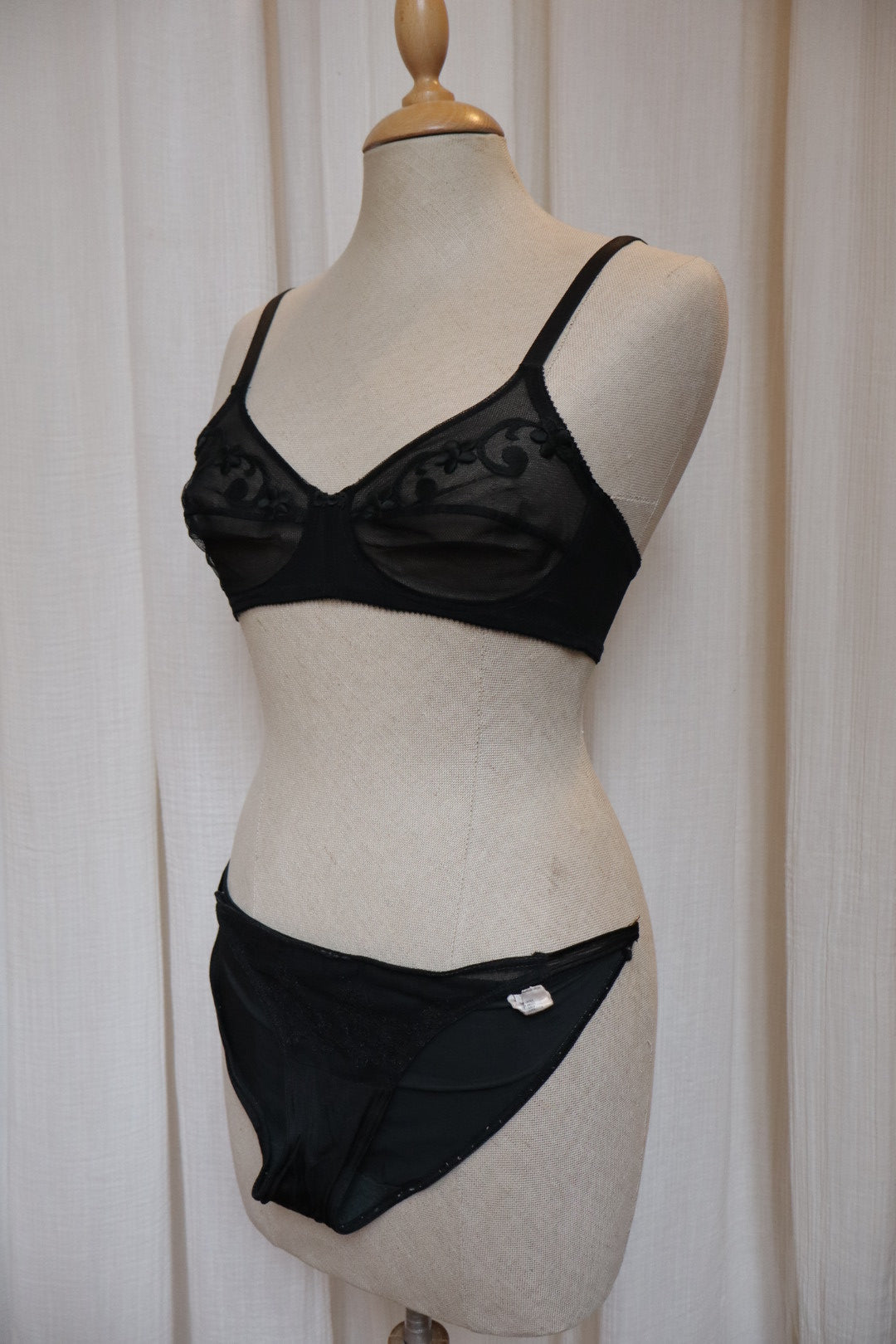 Dior black lace lingerie set: bralette & briefs - EU65B/FR80B