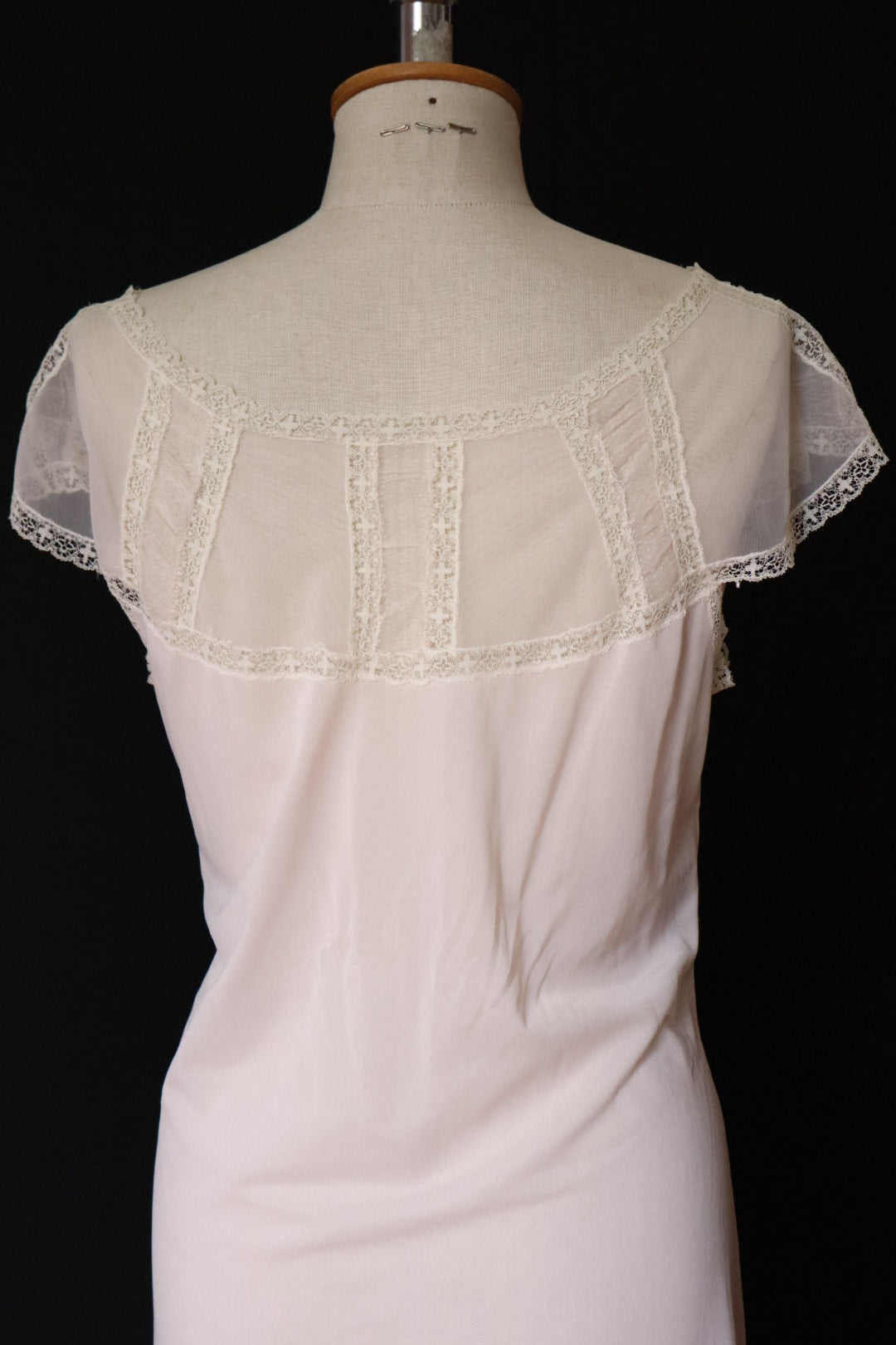 Delicate 1950’s soft pink transparent long slipdress size L